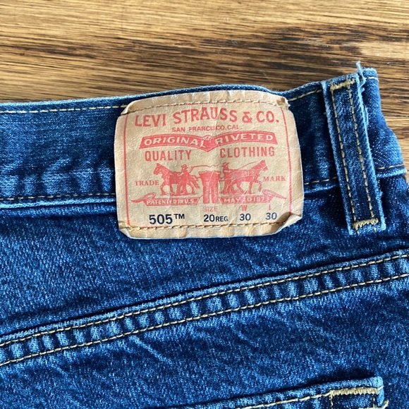 Vintage Levi’s Denim Shorts - Picture 4 of 5